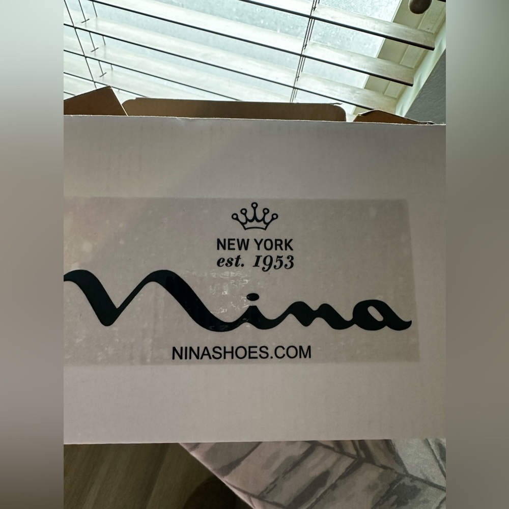 Nina Sequined Handbag - Picture 7 of 10
